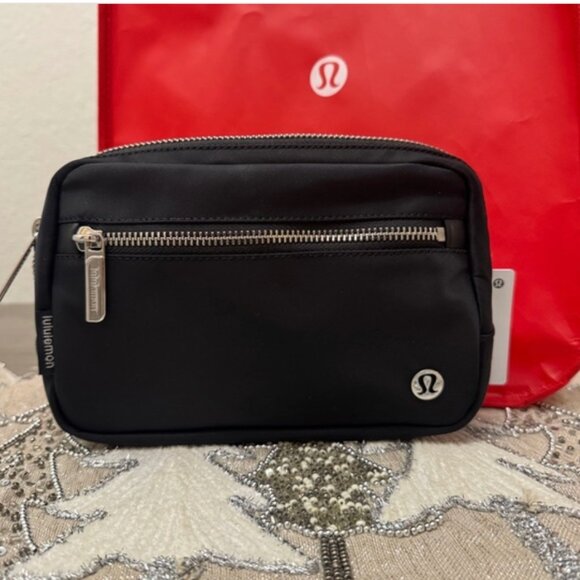 LuLulemon | Convertible Everywhere Crossbody Belt Bag - Picture 9 of 16